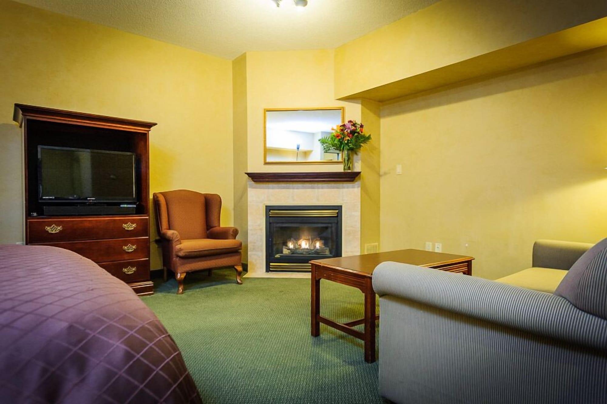 Peterborough Inn & Suites Hotel Exterior photo